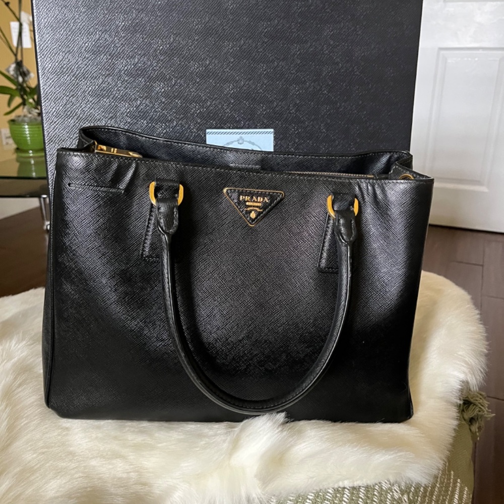 Genuine Prada Saffiano Galleria Tote - Picture 6 of 16